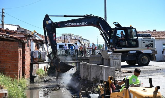 MASKİ’den Hacıishak Mahallesi’nde Dere Temizliği Çalışması