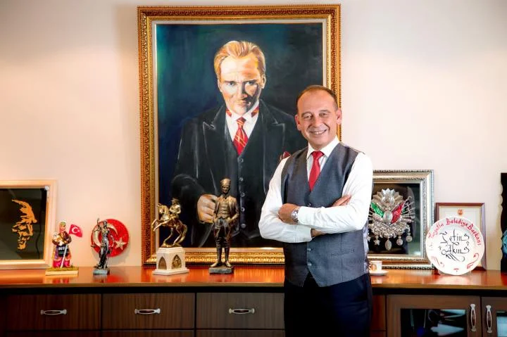 Başkan Çetin Akın: “8 Mart milyonlarca kadınının hikayesini hatırlama ve anlama günüdür”