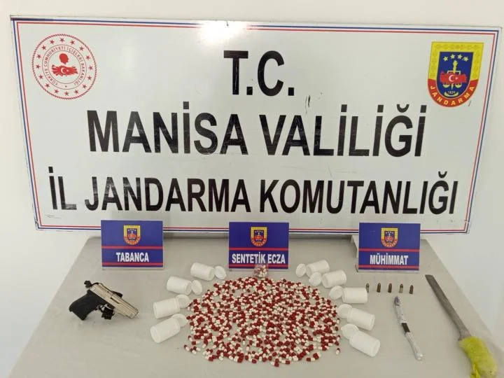 Uyuşturucu veya Uyarıcı Madde İmal ve Ticareti yapan 3 kişi tutuklandı