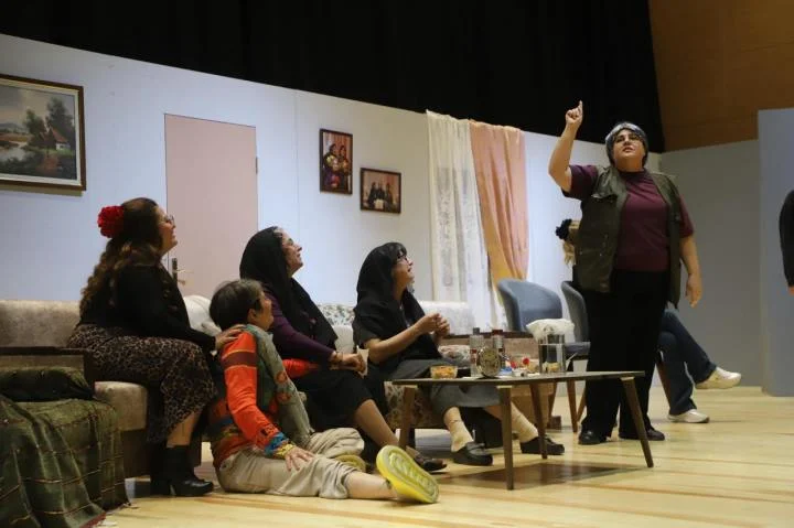 Büyük İlgi Gören ‘Canım Komşularım’ Yeniden Sahnede