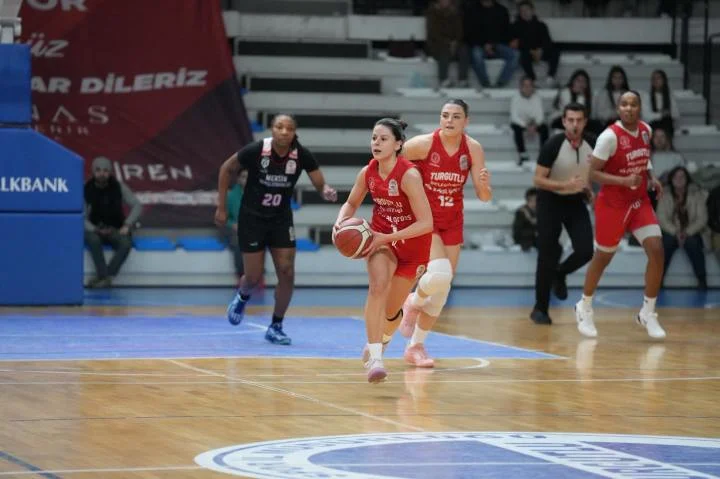 Şampiyonluk Yolunda Büyük Başarı: Turgutlu Belediyespor İkinci Yarıda Fark Yarattı