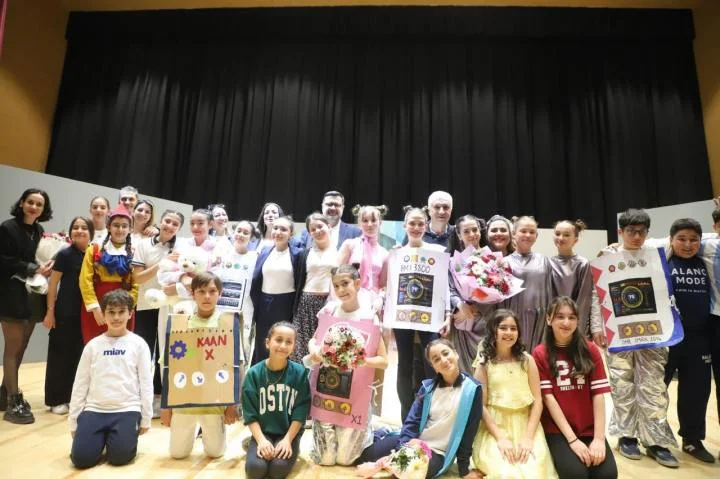 “Oyun Bozuldu” İlk Gösterimiyle Sahneye Çıktı, Turgutlu Belediyesinin Minik Oyuncuları Beğeni Topladı