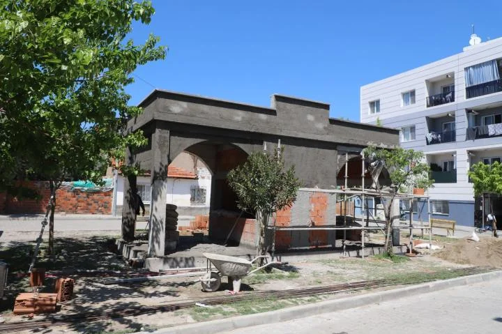 Turgutlu Belediyesi İstasyonaltı Mahallesine Tandır Evi, Mustafa Kemal Mahallesi Taziye Evine Kadın Bölümü Yapıyor