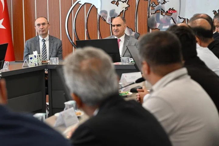 Vali Özkan Başkanlığında Manisa’nın Tarımsal Potansiyeli ve Gelecek Vizyonu Değerlendirildi