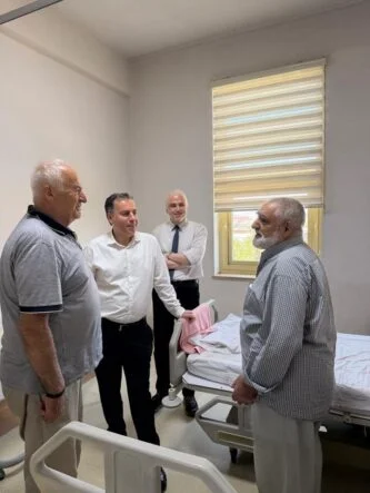 KAYMAKAM SELAMİ KAPANKAYA’DAN TURGUTLU DEVLET HASTANESİ’NE ZİYARET