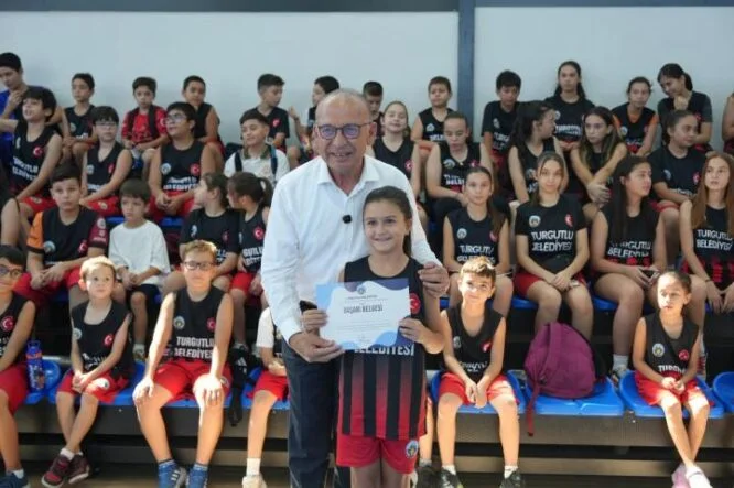 Turgutlu Belediyesi, 2 Bin Çocuğu Spor ve Sanatla Buluşturdu