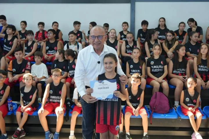 Turgutlu Belediyesi, 2 Bin Çocuğu Spor ve Sanatla Buluşturdu