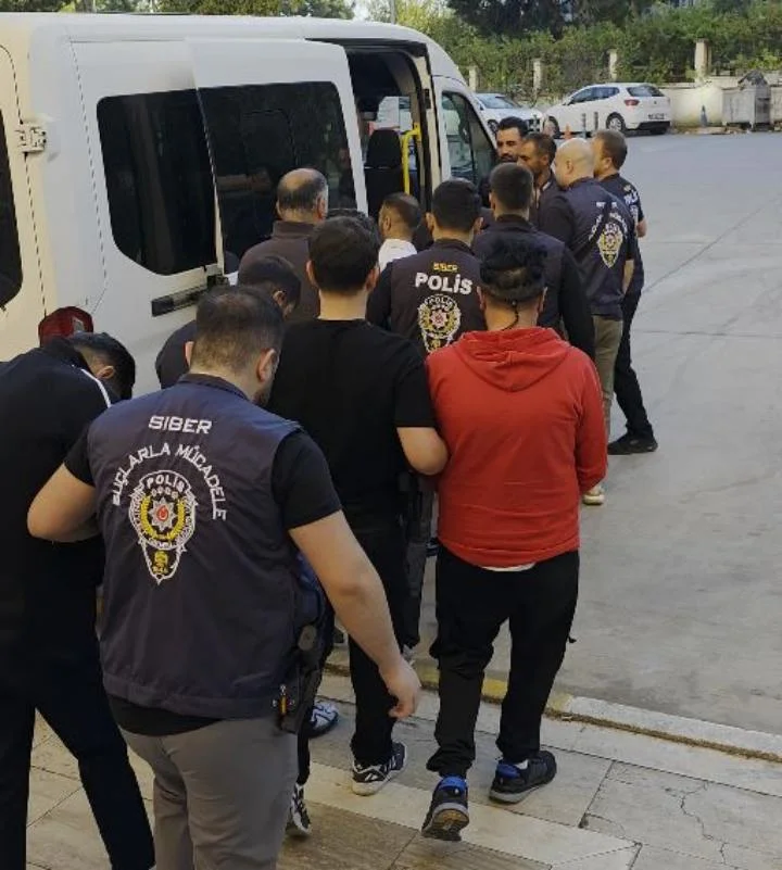 Manisa Emniyetinden dolandırıcılara operasyon