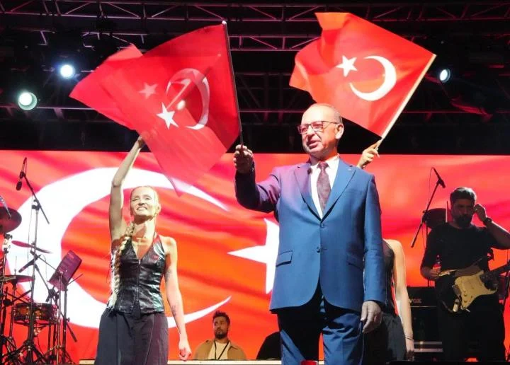 Başkan Çetin Akın: “Çok Yaşa Cumhuriyet”
